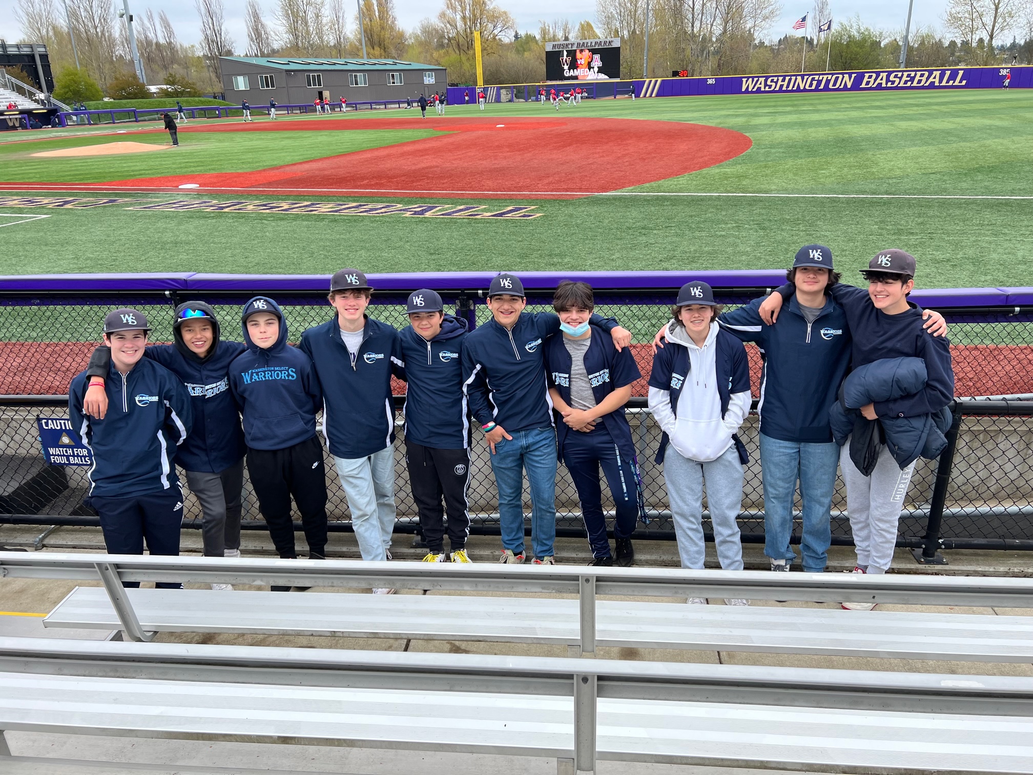 Washington Select 15U Stacy team bonding at UW game 4/2/22